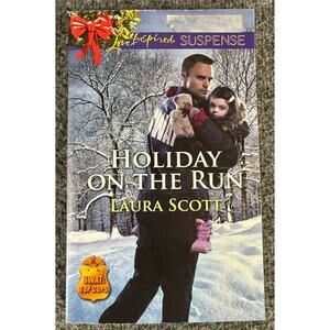 Holiday on the Run by Laura Scott (Paperback)